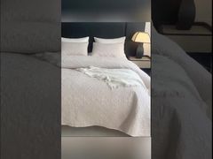 Quilt Bedding Set for All Seasons, Modern Style Microfiber Soft Floral Pattern Coverlet Set